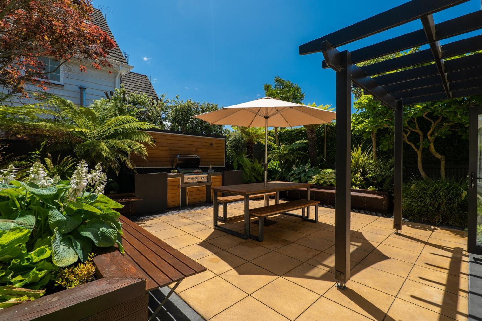 Luxurious Central City Living Christchurch Exterior photo